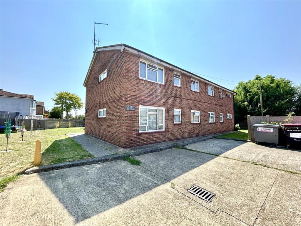 2 bed 1st Floor Flat for rent in Canvey Island. From Countryside Estates - Countryside Estates