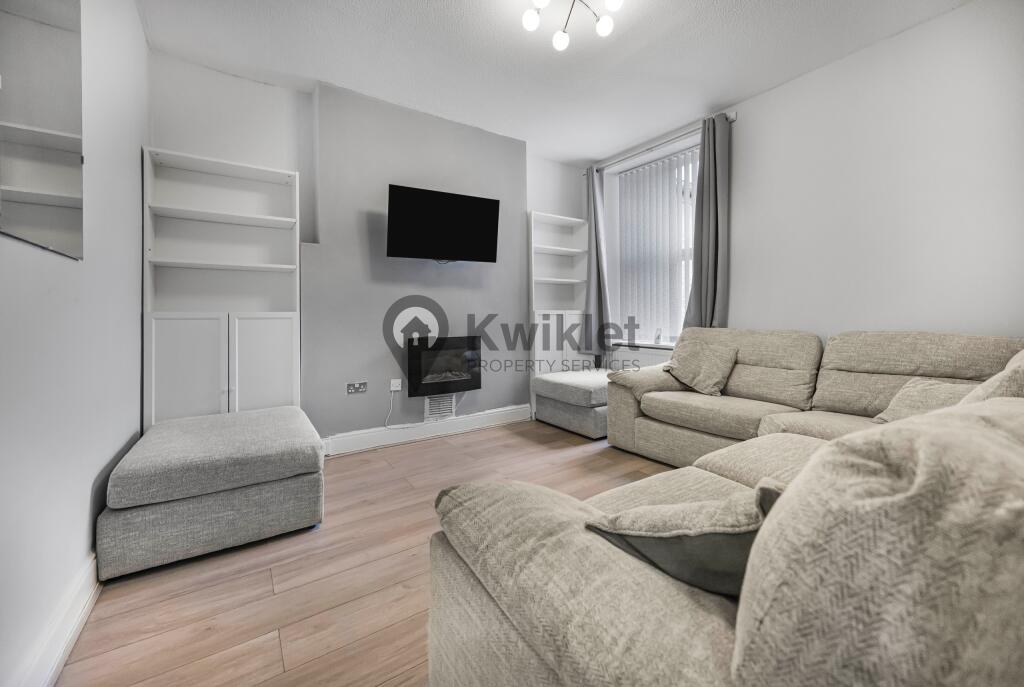 5 bed Mid Terraced House for rent in Pontypridd. From Kwiklet Property Services - Treforest