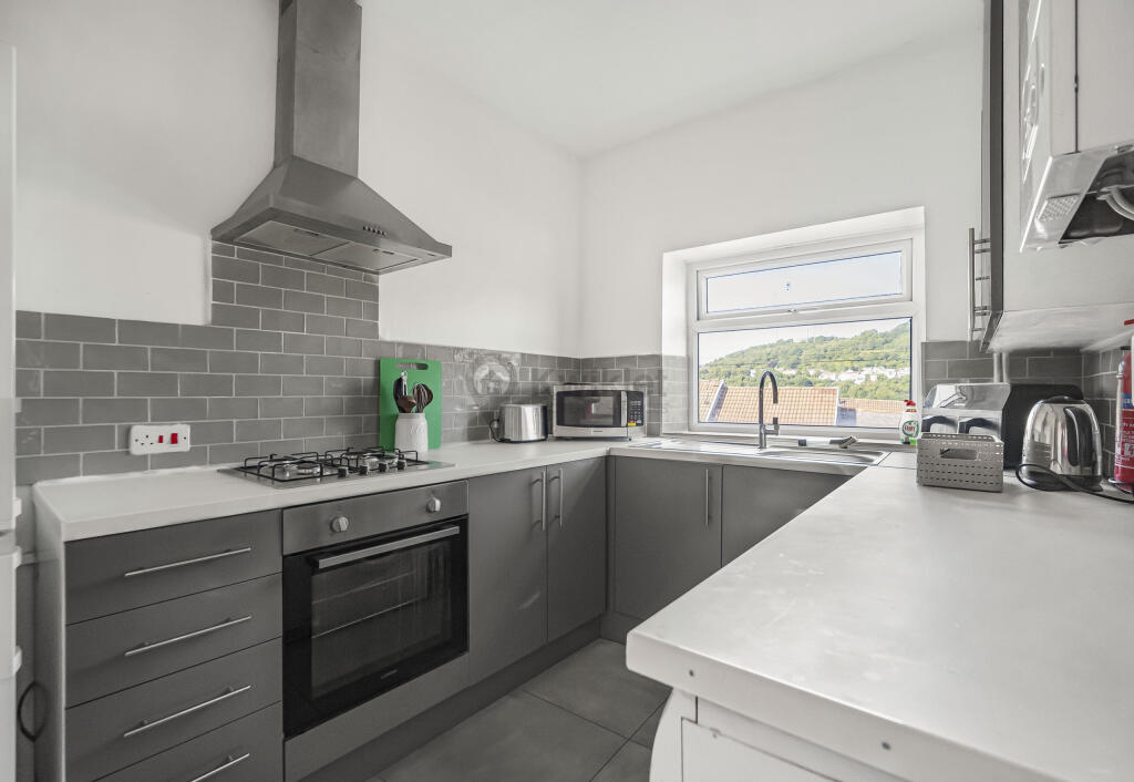 4 bed Mid Terraced House for rent in Pontypridd. From Kwiklet Property Services - Treforest 4 bed Mid Terraced House for rent in Pontypridd. From Kwiklet Property Services - Treforest