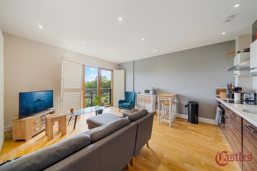 2 bed 1st Floor Flat for rent in Hackney. From Castles Estate Agents - Hackney - Lettings
