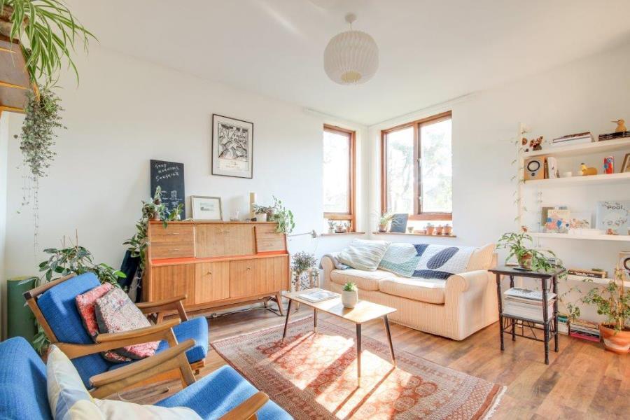 2 bed 1st Floor Flat for rent in Hackney. From Castles Estate Agents - Hackney - Lettings