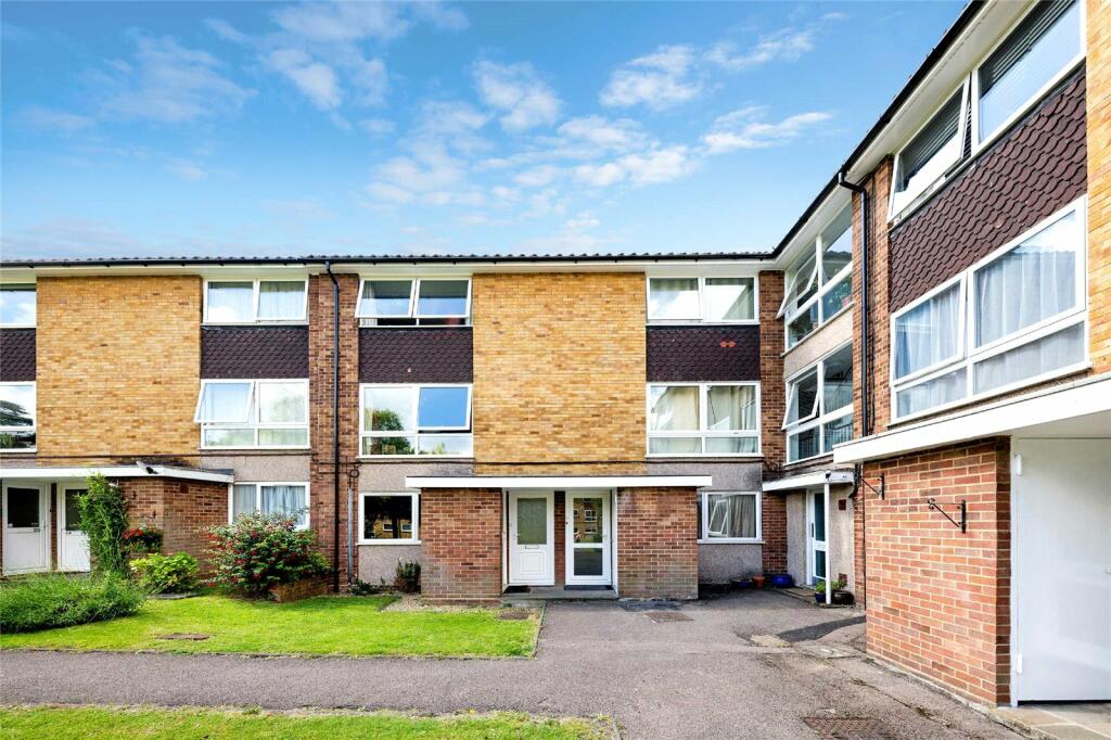 2 bed Duplex for rent in Carshalton. From Burn and Warne