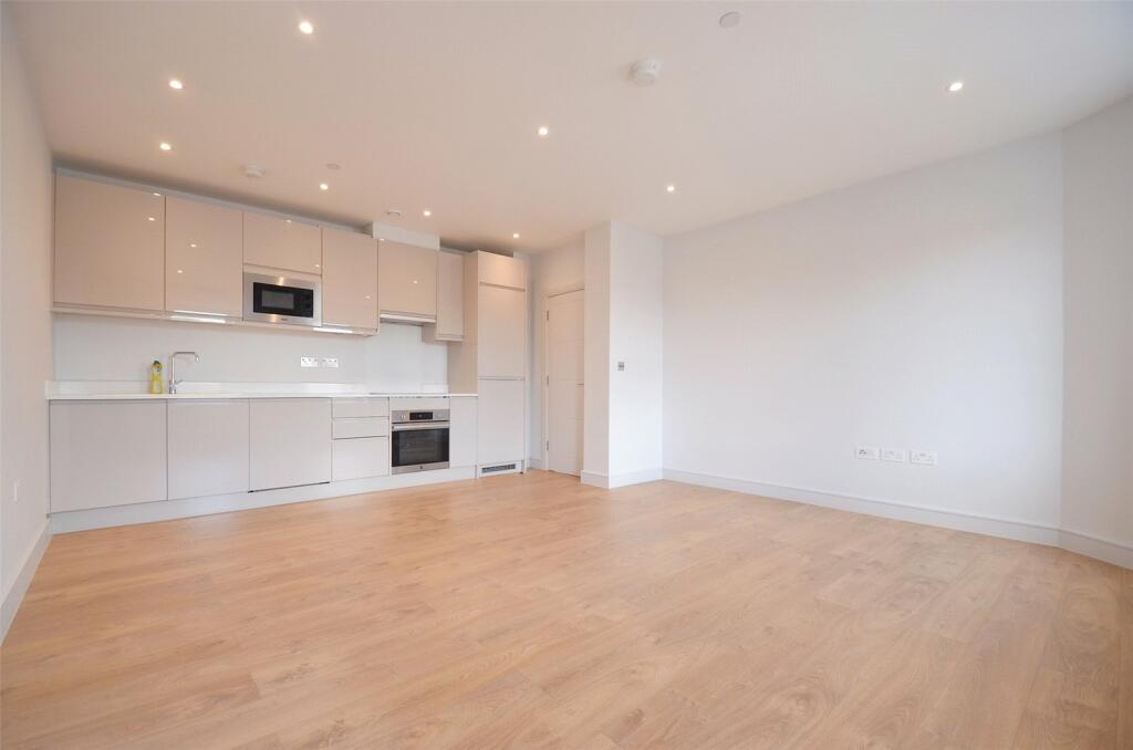 2 bed Apartment for rent in Carshalton. From Burn and Warne 2 bed Apartment for rent in Carshalton. From Burn and Warne