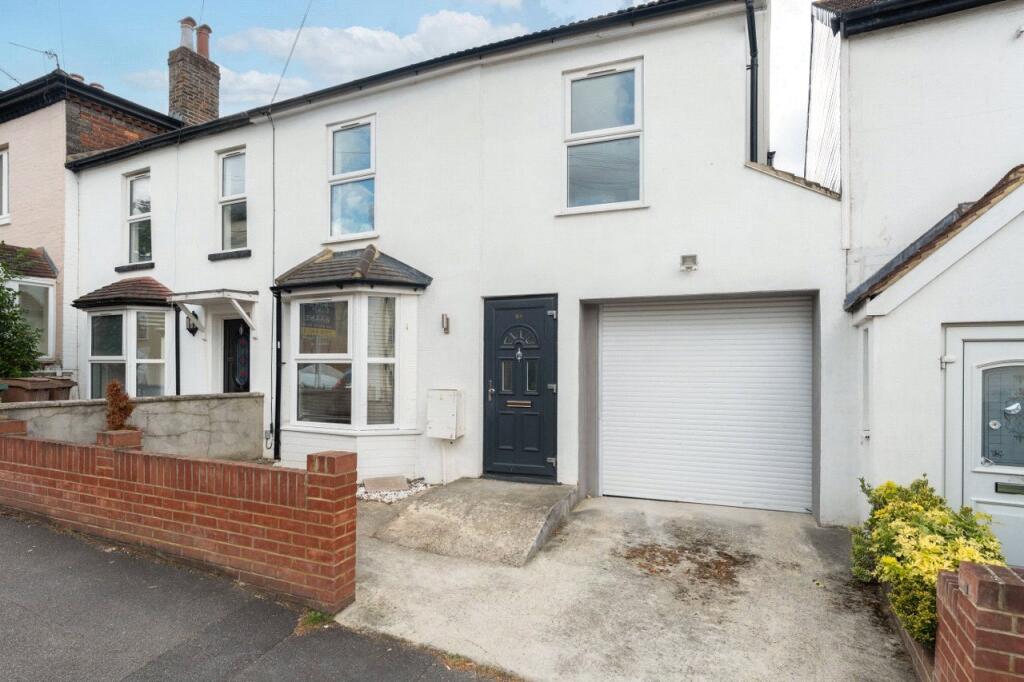 3 bed Mid Terraced House for rent in Carshalton. From Burn and Warne 3 bed Mid Terraced House for rent in Carshalton. From Burn and Warne