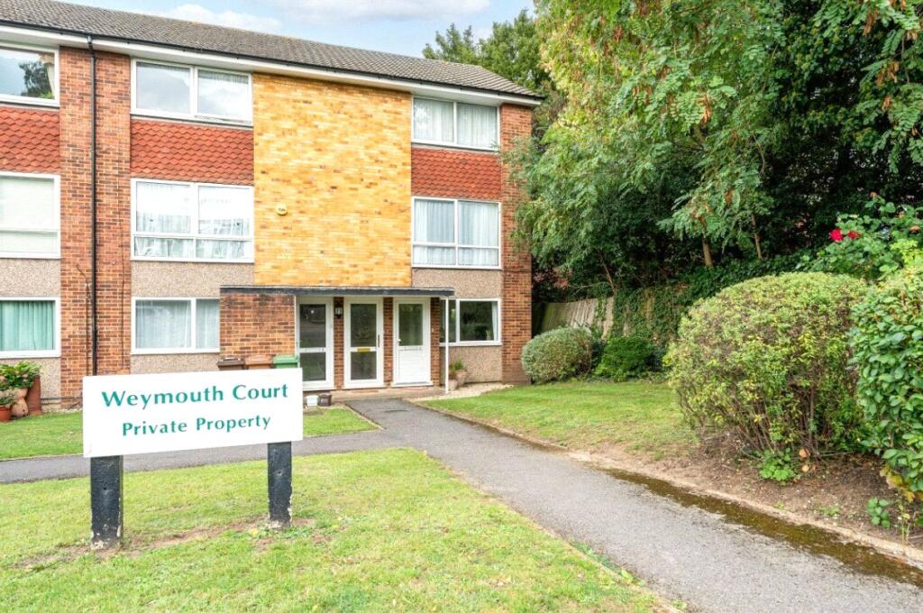 2 bed Duplex for rent in Carshalton. From Burn and Warne 2 bed Duplex for rent in Carshalton. From Burn and Warne