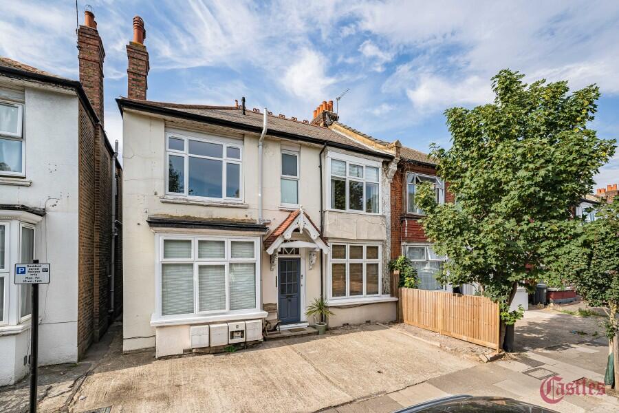 1 bed 1st Floor Flat for rent in Wood Green. From Castles Estate Agents - Palmers Green - Lettings