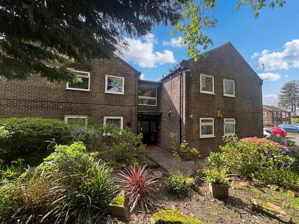 2 bed 1st Floor Flat for rent in Worsley. From Briscombe - Worsley