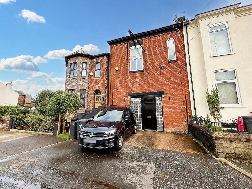 1 bed Apartment for rent in Swinton. From Briscombe - Worsley