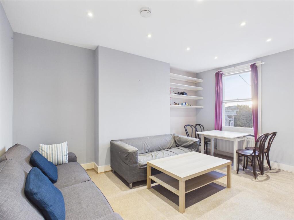 4 bed 1st Floor Flat for rent in London. From Aston Rowe - Acton 4 bed 1st Floor Flat for rent in London. From Aston Rowe - Acton
