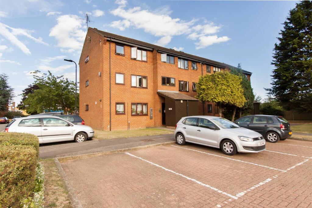 2 bed 1st Floor Flat for rent in Acton. From Aston Rowe - Acton