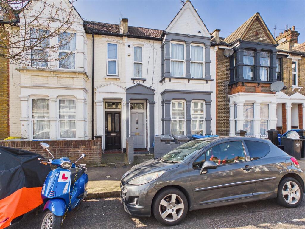 2 bed 1st Floor Flat for rent in London. From Aston Rowe - Acton