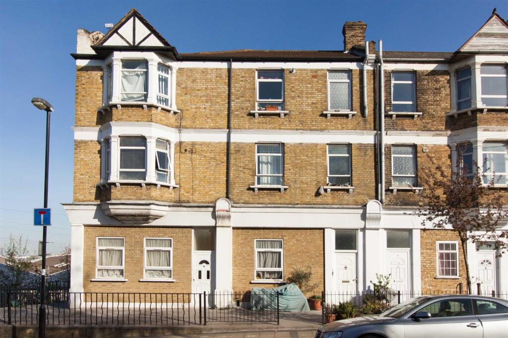 2 bed 1st Floor Flat for rent in London. From Aston Rowe - Acton