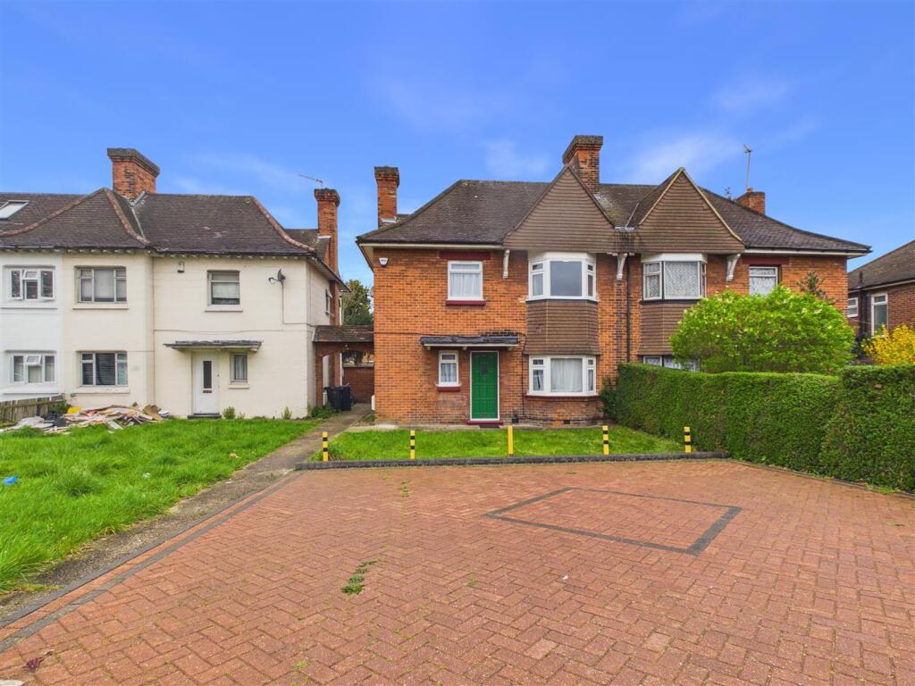 4 bed Detached for rent in London. From Aston Rowe - Acton