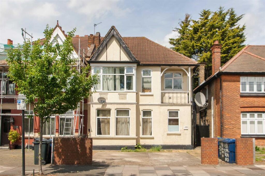 3 bed 1st Floor Flat for rent in Acton. From Aston Rowe - Acton