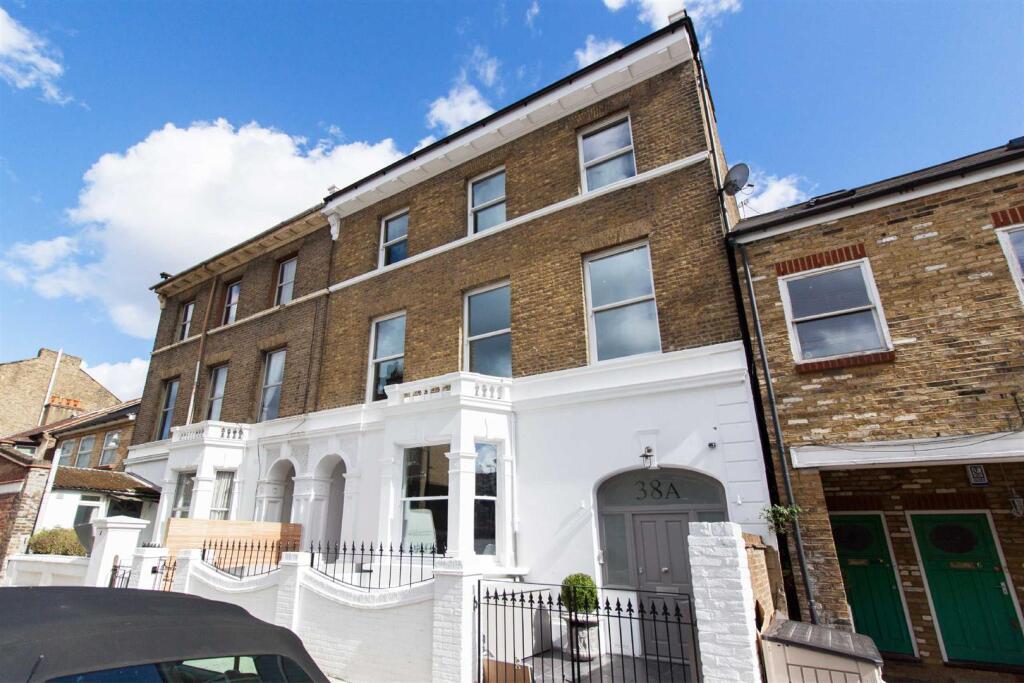 2 bed 1st Floor Flat for rent in London. From Aston Rowe - Acton
