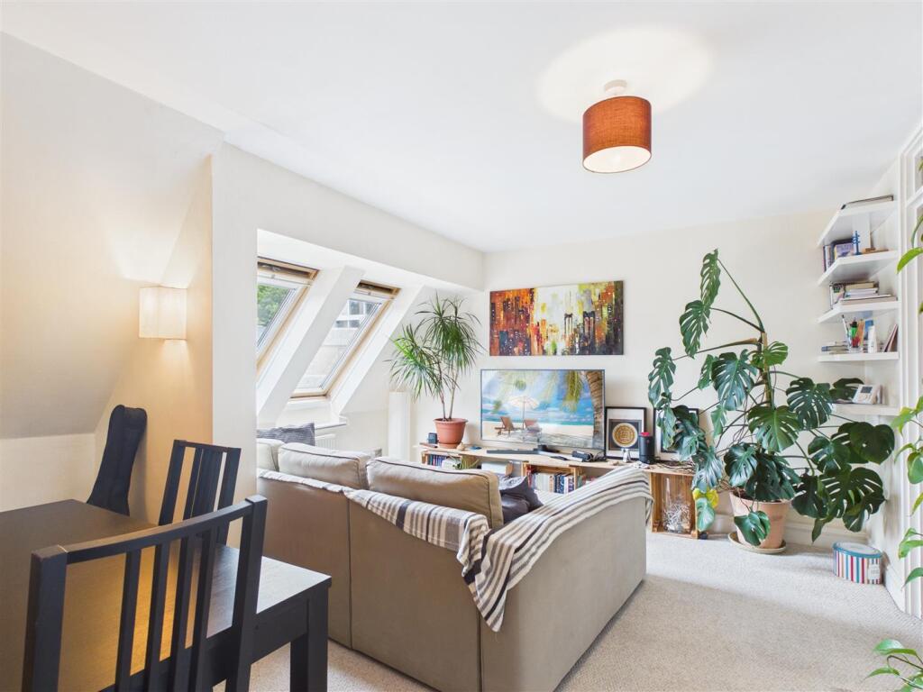 1 bed 1st Floor Flat for rent in London. From Aston Rowe - Acton