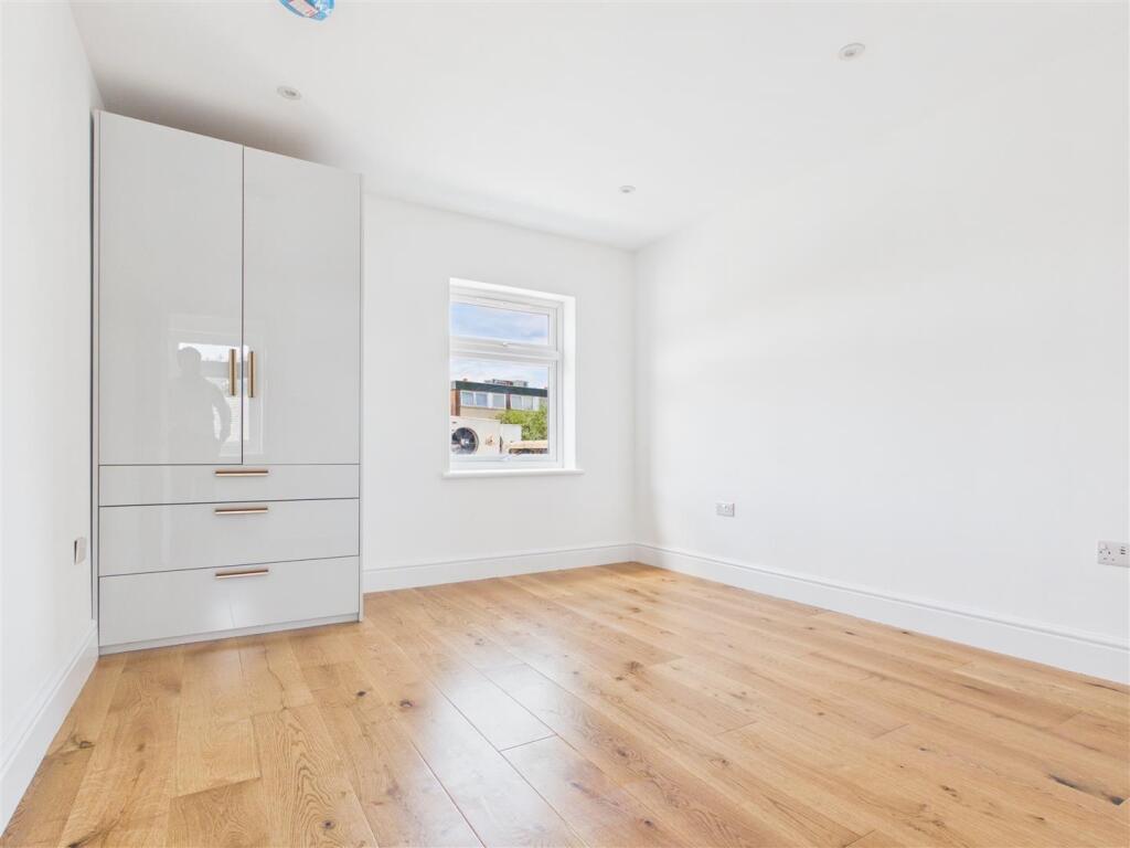 2 bed Detached for rent in Brentford. From Aston Rowe - Acton