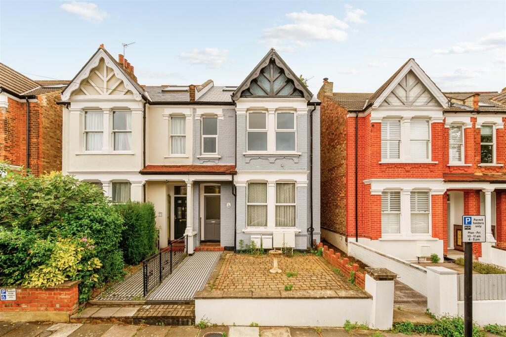 2 bed 1st Floor Flat for rent in Acton. From Aston Rowe - Acton