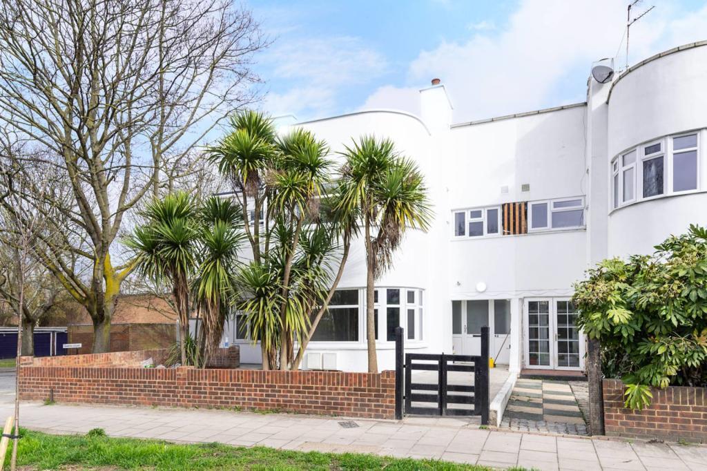 1 bed 1st Floor Flat for rent in London. From Aston Rowe - Acton