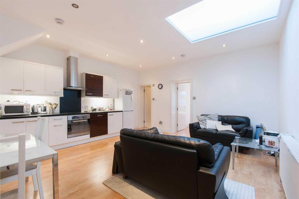 1 bed 1st Floor Flat for rent in London. From Aston Rowe - Acton