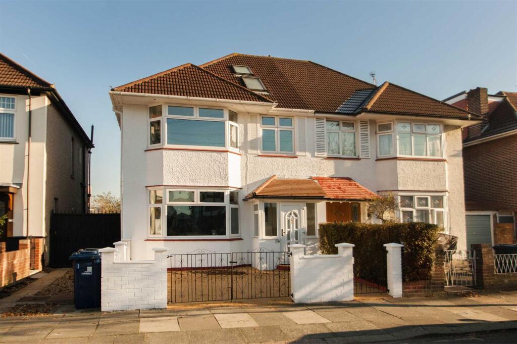 4 bed Semi Detached for rent in Acton. From Aston Rowe - Acton 4 bed Semi Detached for rent in Acton. From Aston Rowe - Acton