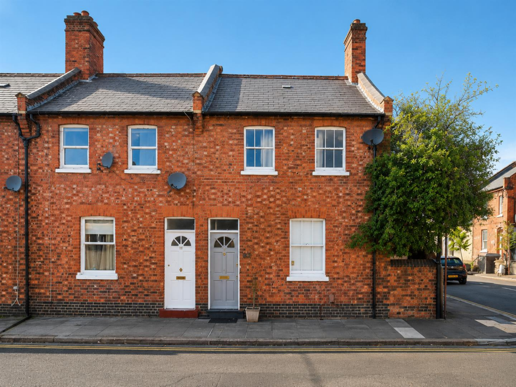 3 bed End of Terrace for rent in London. From Aston Rowe - Acton 3 bed End of Terrace for rent in London. From Aston Rowe - Acton