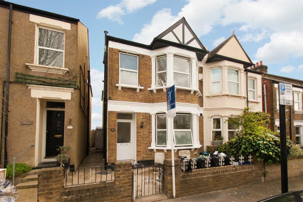 3 bed 1st Floor Flat for rent in Acton. From Aston Rowe - Acton