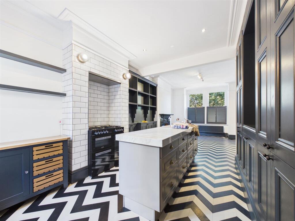 4 bed Detached for rent in Acton. From Aston Rowe - Acton 4 bed Detached for rent in Acton. From Aston Rowe - Acton