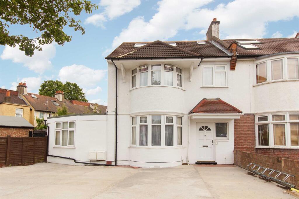 2 bed 1st Floor Flat for rent in London. From Aston Rowe - Acton