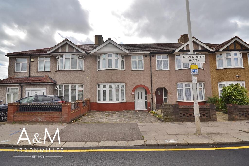 3 bed Mid Terraced House for rent in Chigwell Row. From Arbon & Miller - Barkingside