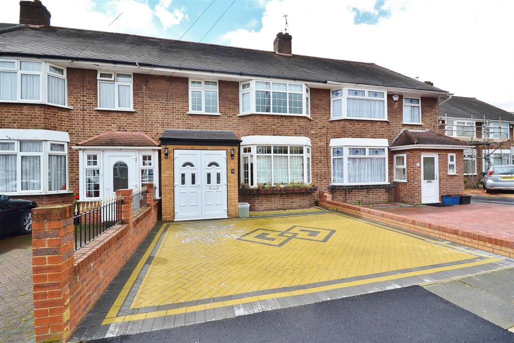 3 bed Mid Terraced House for rent in Ilford. From Arbon & Miller - Barkingside 3 bed Mid Terraced House for rent in Ilford. From Arbon & Miller - Barkingside