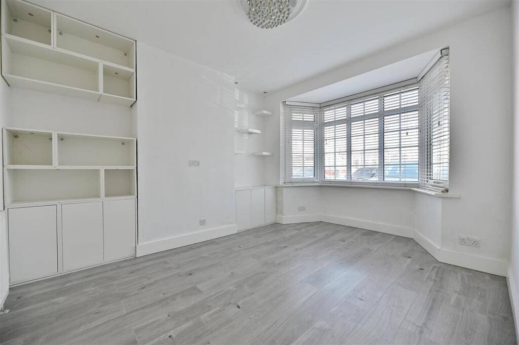 3 bed Mid Terraced House for rent in Ilford. From Arbon & Miller - Barkingside 3 bed Mid Terraced House for rent in Ilford. From Arbon & Miller - Barkingside