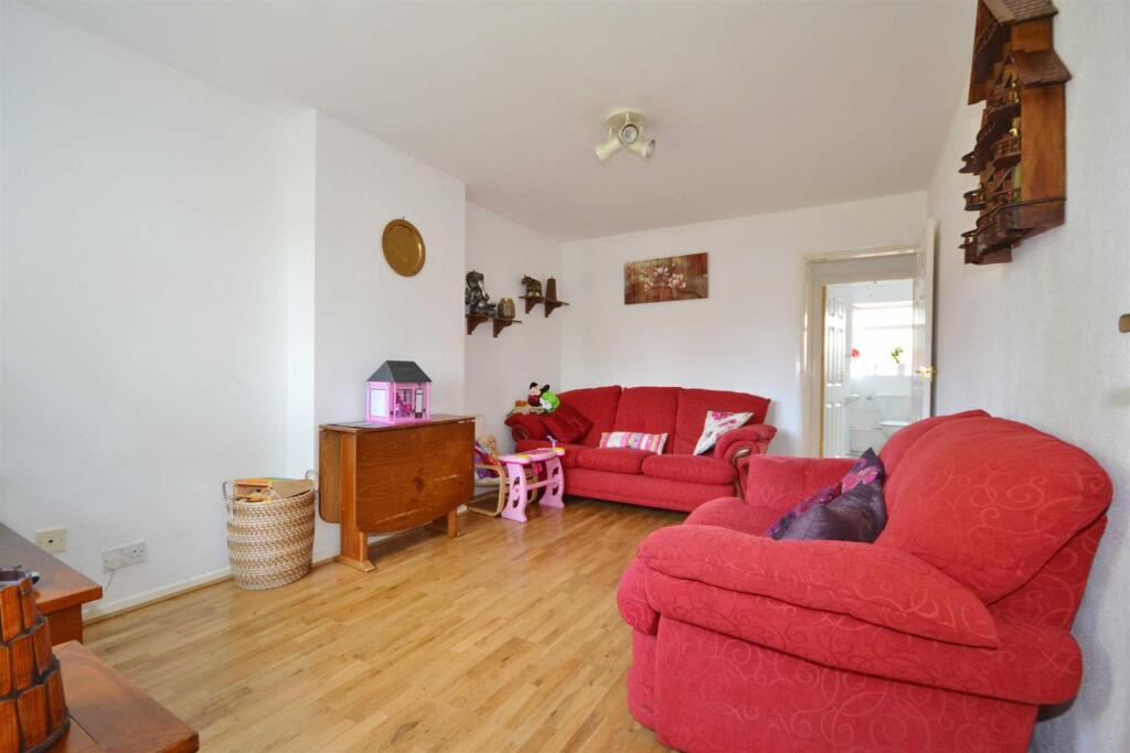 2 bed Annexe for rent in Chigwell. From Arbon & Miller - Barkingside