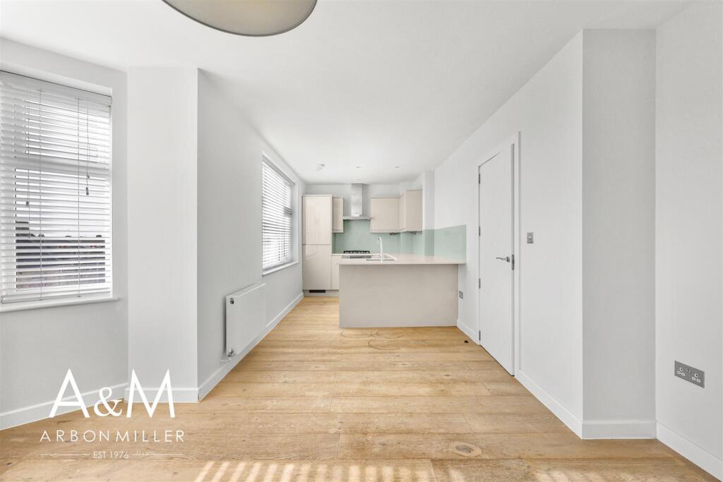 2 bed Duplex for rent in Ilford. From Arbon & Miller - Barkingside