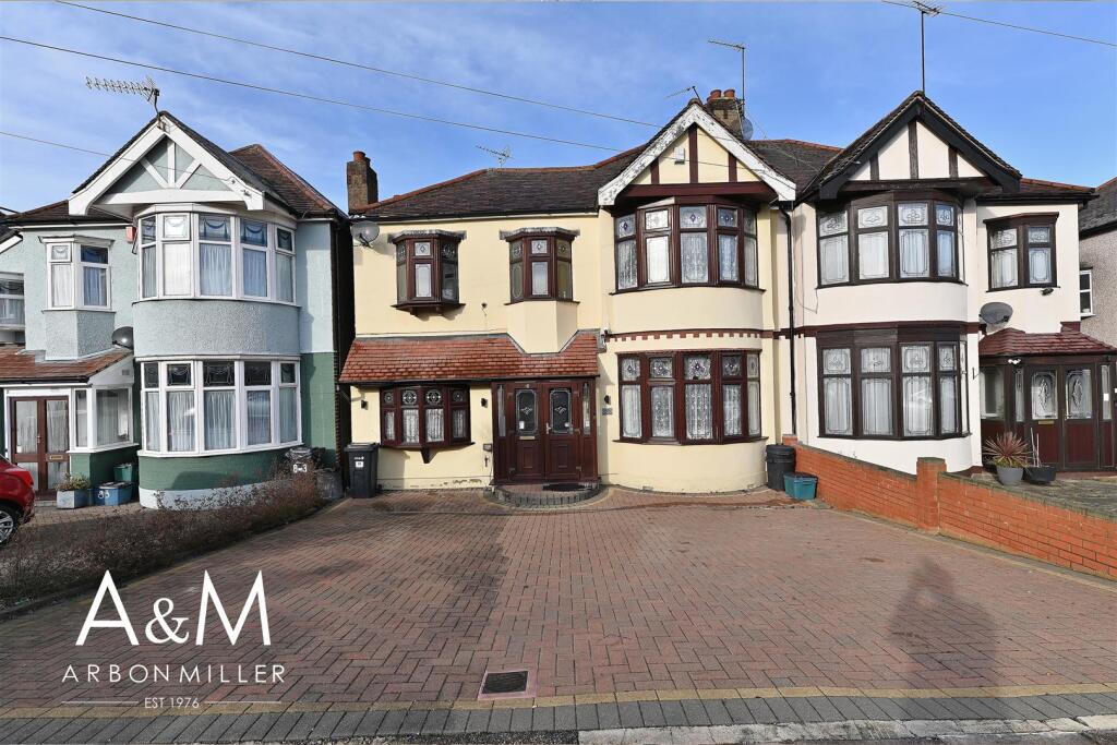 4 bed Semi Detached for rent in Wanstead. From Arbon & Miller - Barkingside