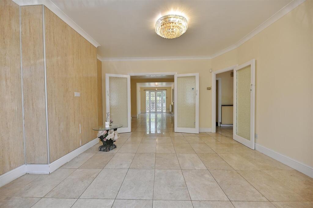 3 bed Mid Terraced House for rent in Ilford. From Arbon & Miller - Barkingside