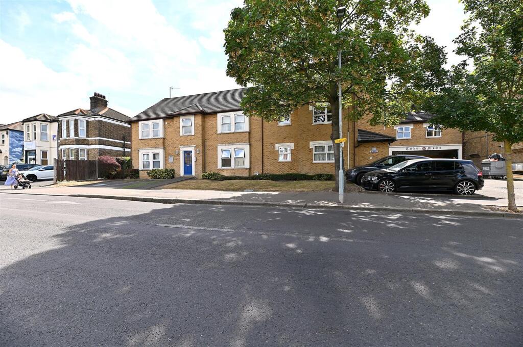 2 bed 1st Floor Flat for rent in Romford. From Arbon & Miller - Barkingside