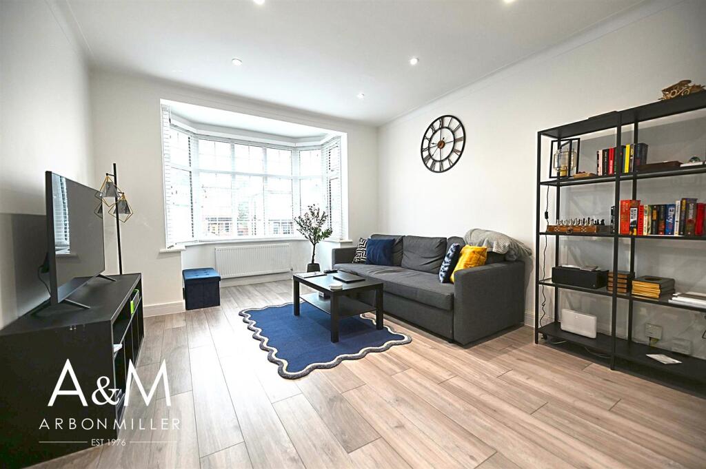 4 bed Detached for rent in Woodford. From Arbon & Miller - Barkingside