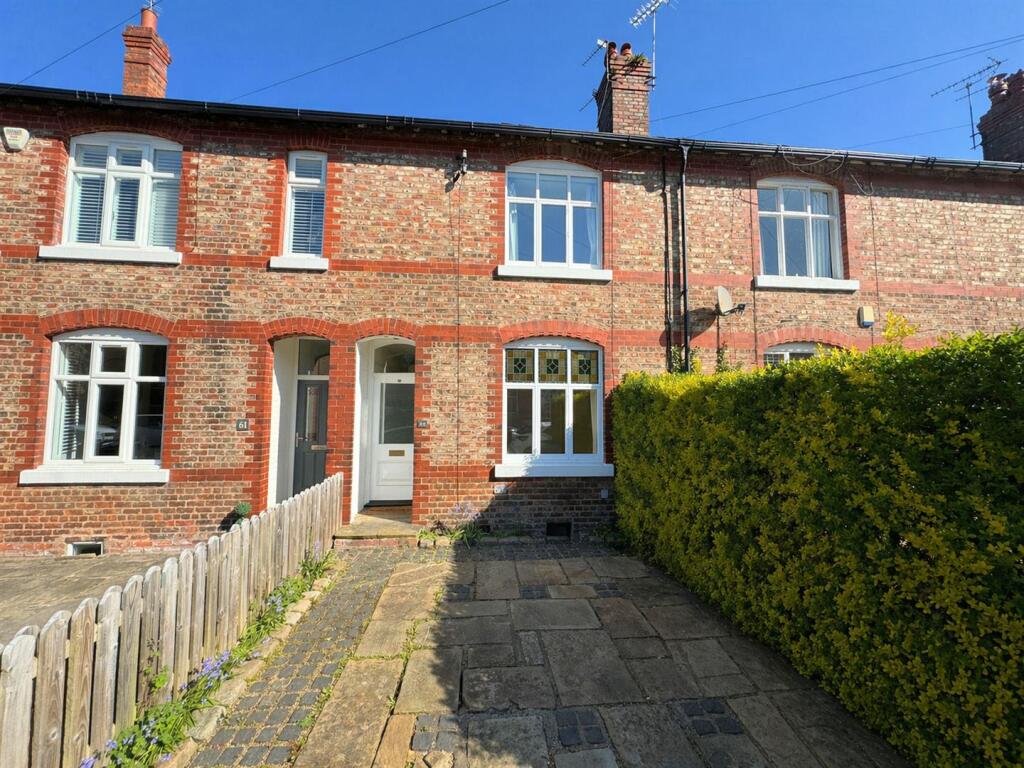 3 bed Mid Terraced House for rent in Alderley Edge. From Andrew J Nowell - Alderley Edge