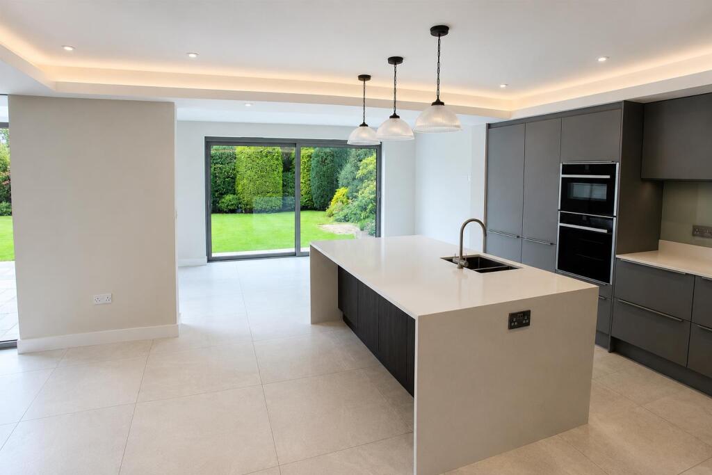 5 bed Detached for rent in Alderley Edge. From Andrew J Nowell - Alderley Edge 5 bed Detached for rent in Alderley Edge. From Andrew J Nowell - Alderley Edge