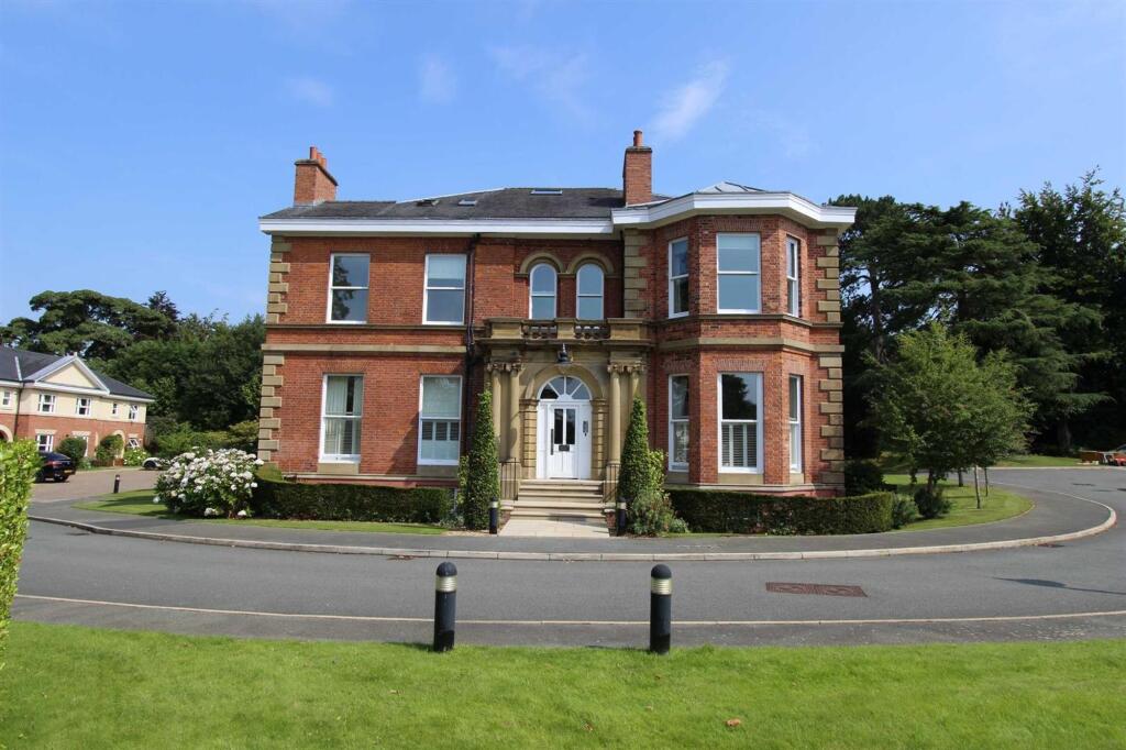 2 bed Apartment for rent in Alderley Edge. From Andrew J Nowell - Alderley Edge