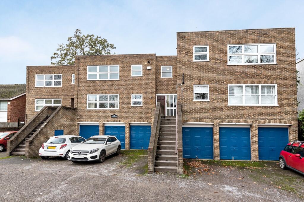 2 bed Flat for rent in Lewisham. From John Payne Residential