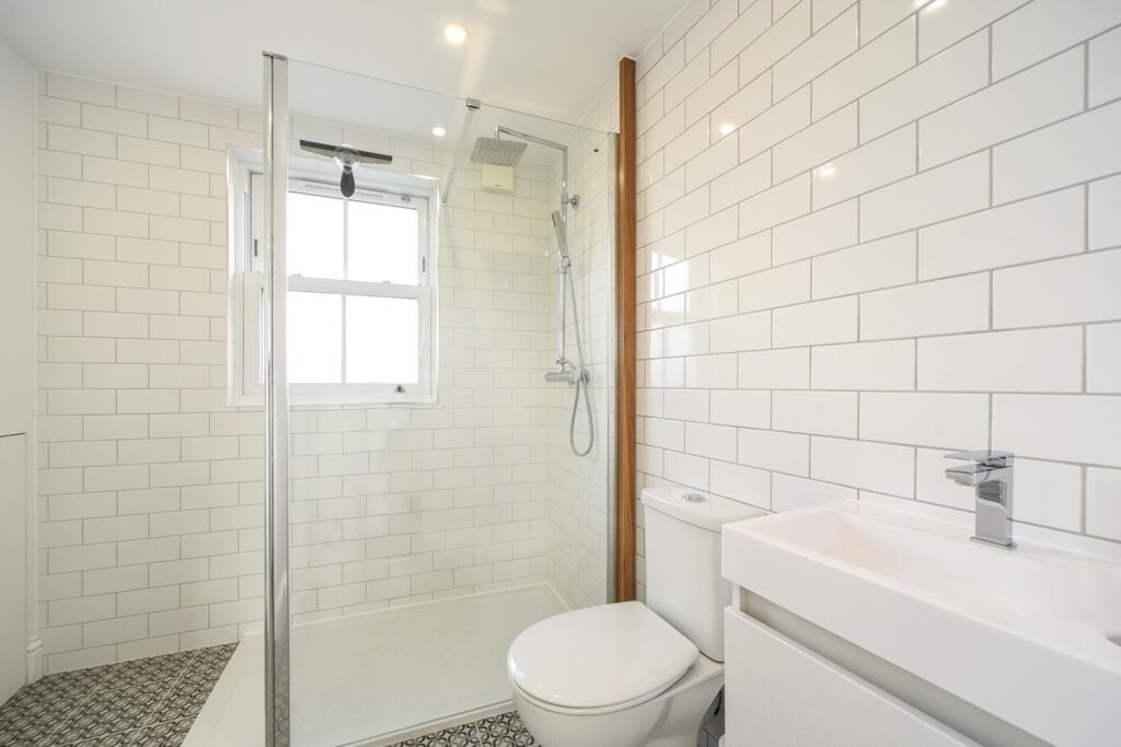 6 bed Annexe for rent in Lewisham. From John Payne - Blackheath Village Office