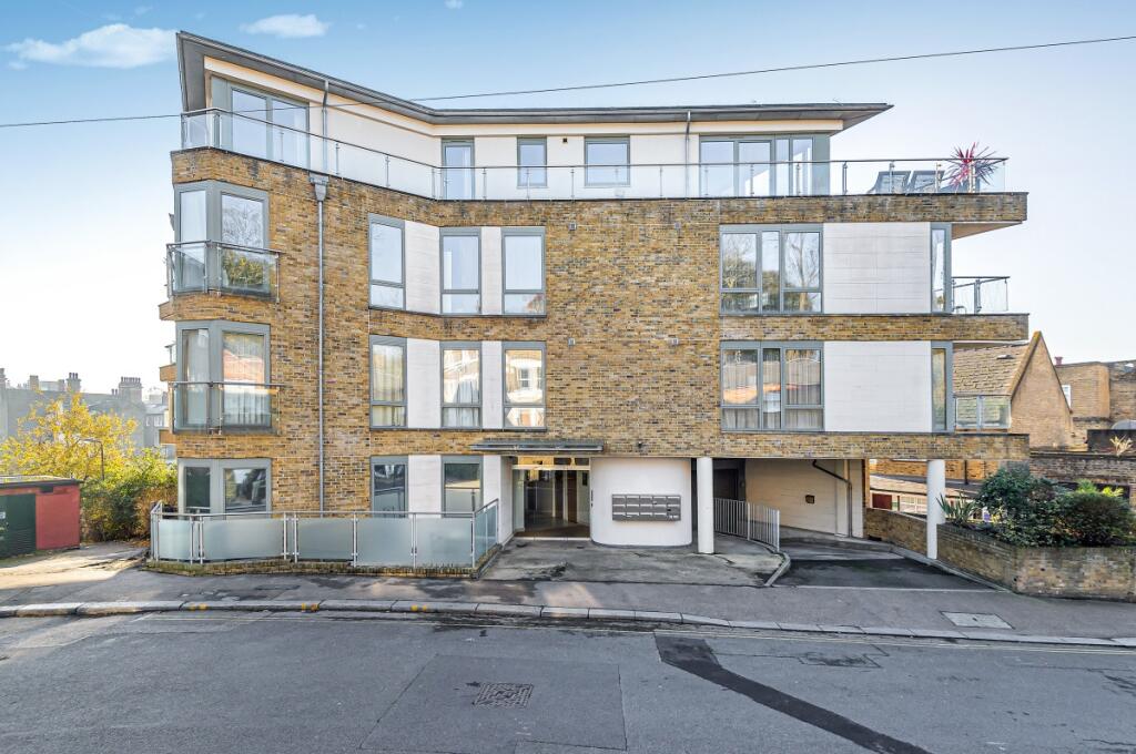 2 bed 1st Floor Flat for rent in Greenwich. From John Payne - Blackheath Village Office