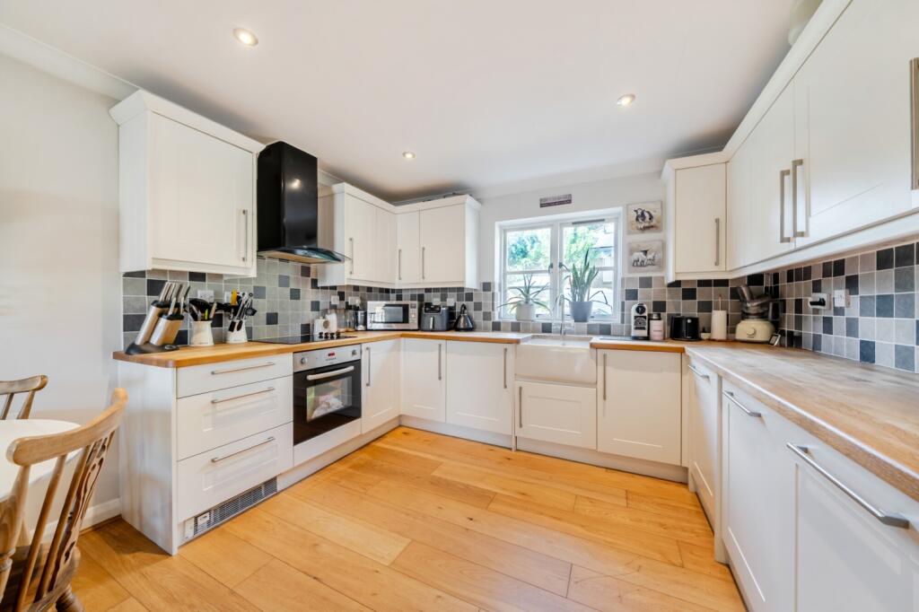 2 bed 1st Floor Flat for rent in Lewisham. From John Payne - Blackheath Village Office 2 bed 1st Floor Flat for rent in Lewisham. From John Payne - Blackheath Village Office