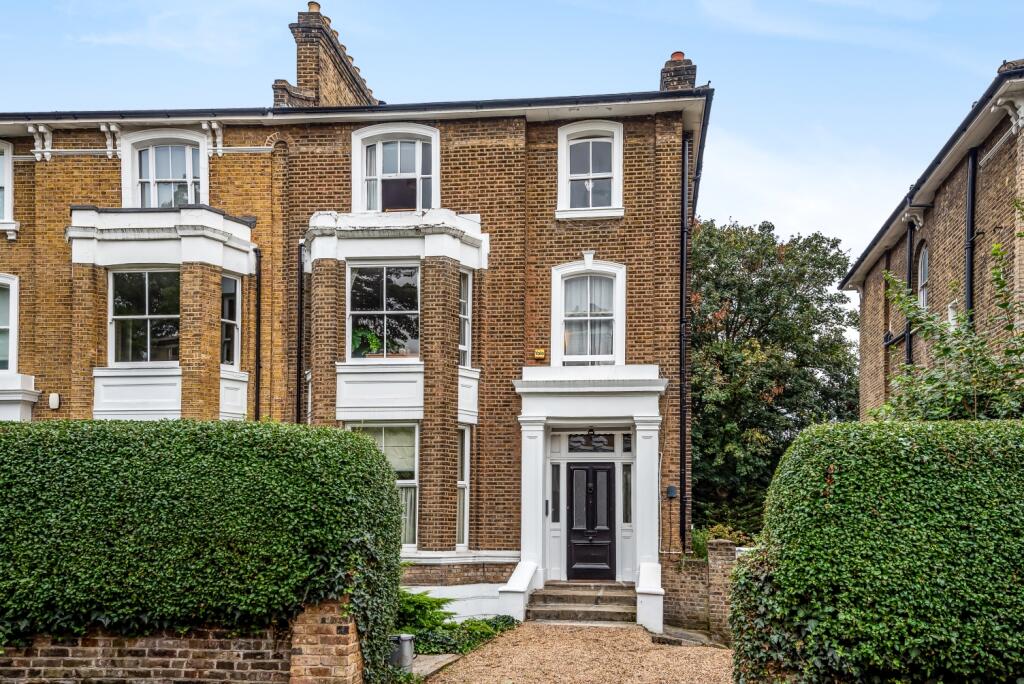 1 bed 1st Floor Flat for rent in Lewisham. From John Payne - Blackheath Village Office