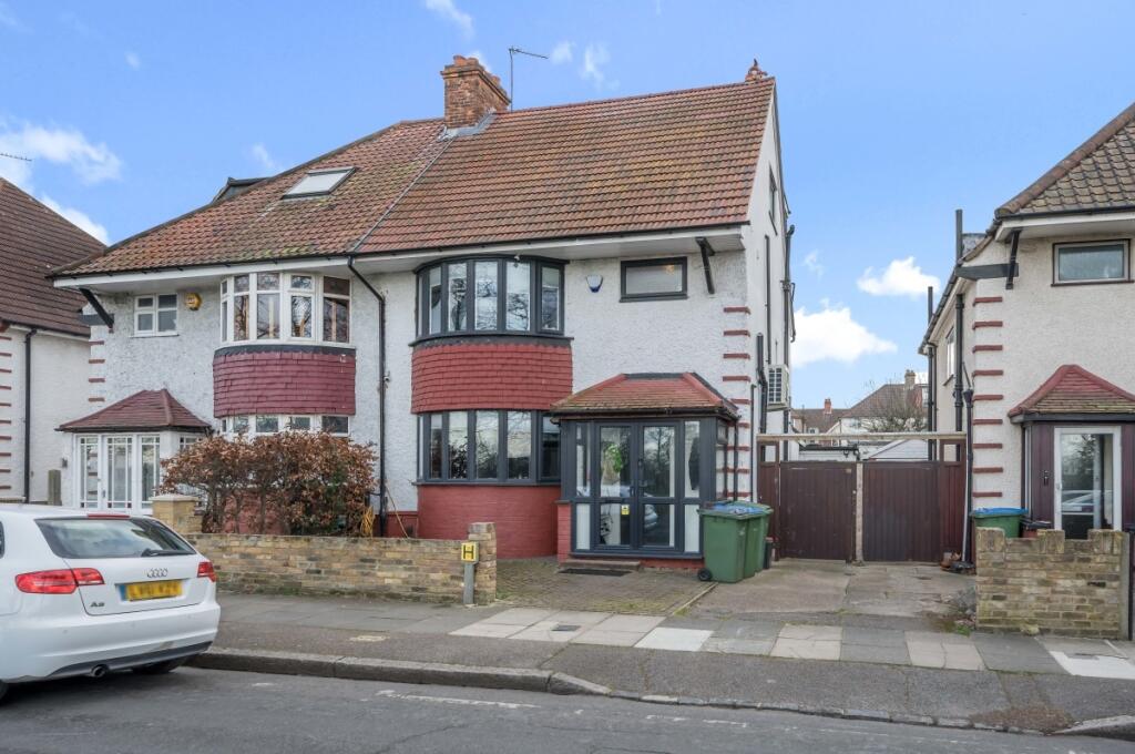3 bed Semi-Detached House for rent in Woolwich. From John Payne Residential