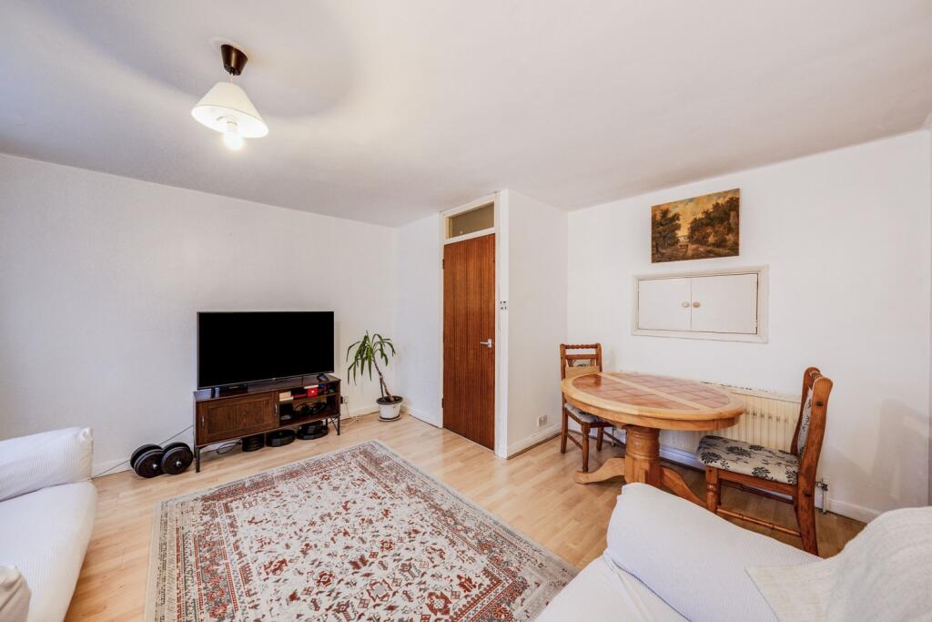 1 bed 1st Floor Flat for rent in Eltham. From John Payne - Blackheath Standard