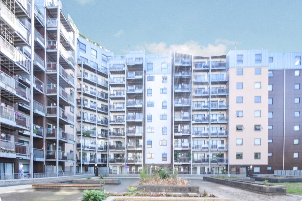 3 bed 1st Floor Flat for rent in Greenwich. From John Payne - Blackheath Standard 3 bed 1st Floor Flat for rent in Greenwich. From John Payne - Blackheath Standard