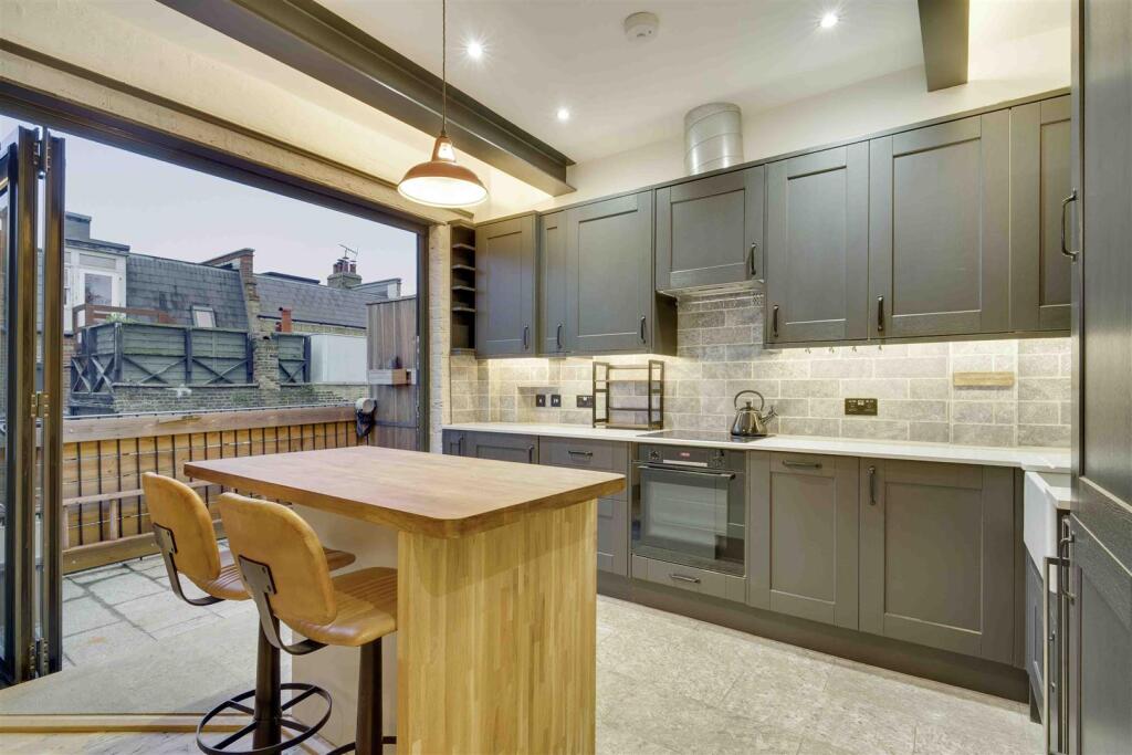 2 bed 1st Floor Flat for rent in London. From Brik - London